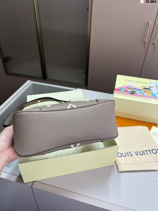 LV horn bag - Image 4