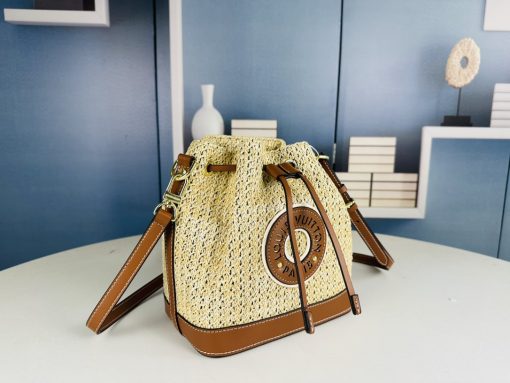 LV NOE PURSE - Image 10