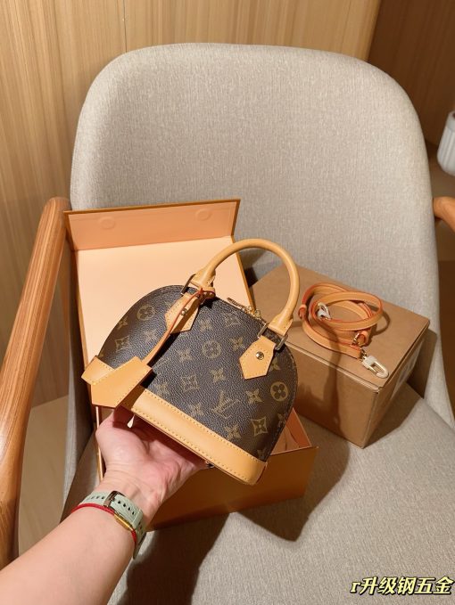 LV shell bag - Image 4