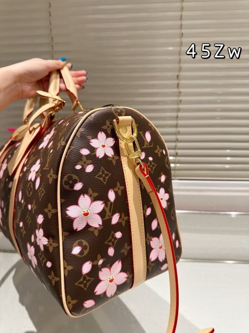 LV city keepal travel bag - Image 8