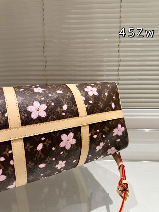 LV city keepal travel bag - Image 9