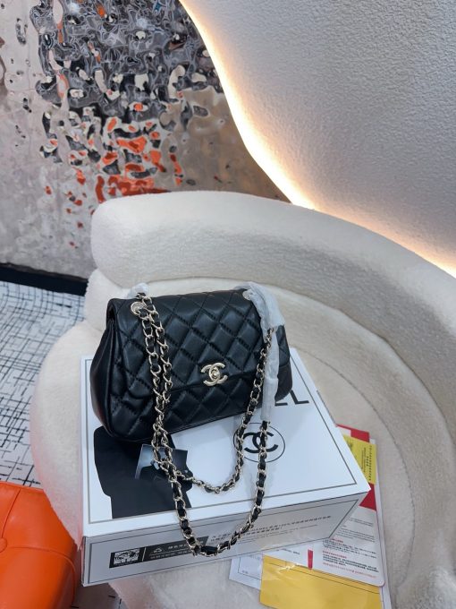 Chanel chain bag