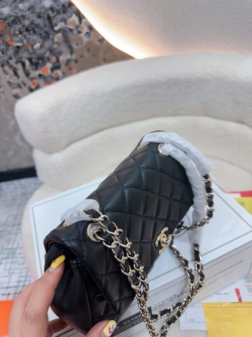 Chanel chain bag - Image 5