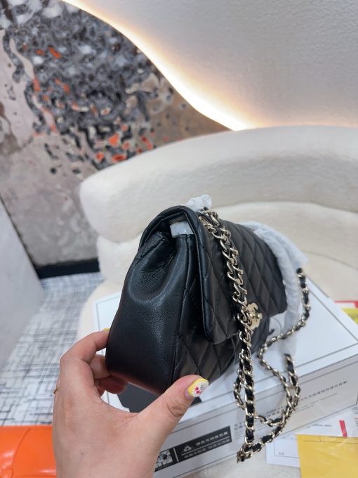 Chanel chain bag - Image 6