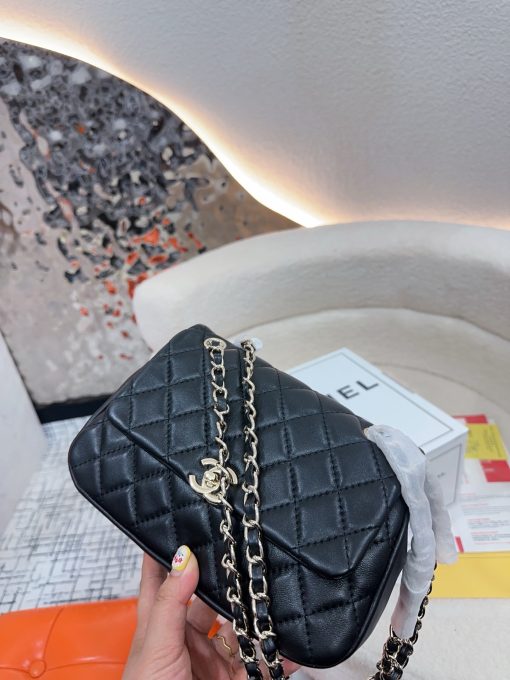 Chanel chain bag - Image 9