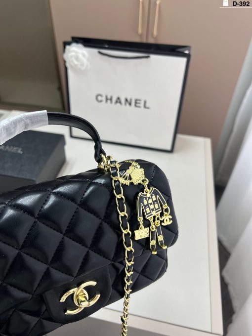 Chanel chain bag - Image 7