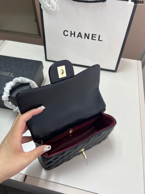 Chanel chain bag - Image 10