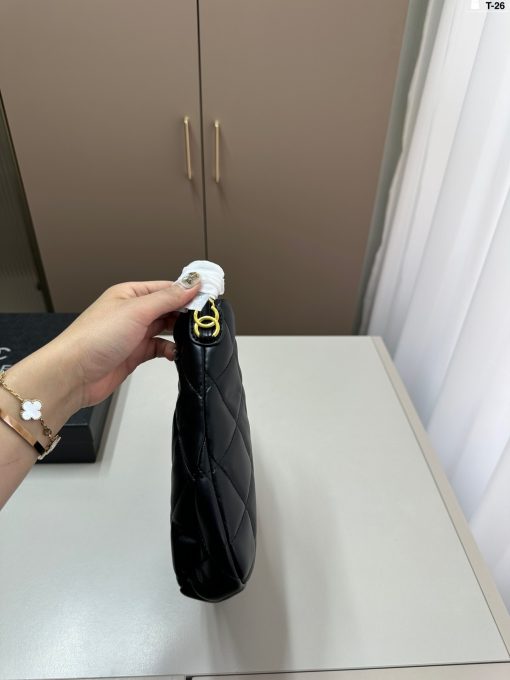 Chanel armpit bag - Image 3
