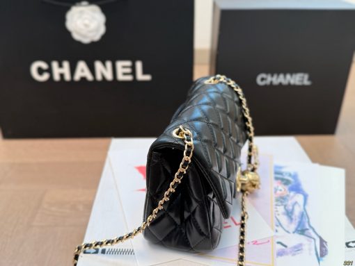Chanel chain bag - Image 8