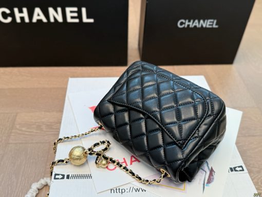 Chanel chain bag - Image 9