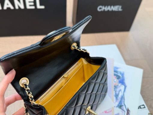 Chanel chain bag - Image 10