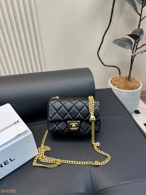Chanel chain bag - Image 7