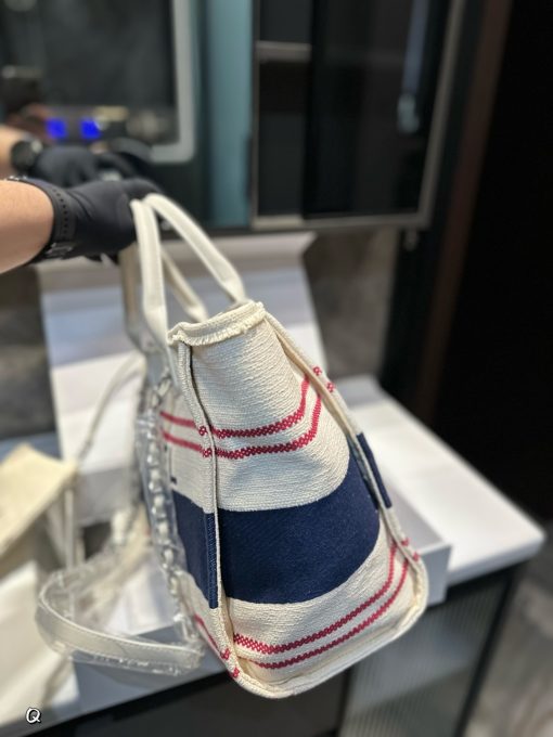 Chanel beach bag - Image 6