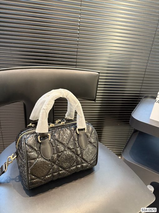 Dior pillow bag - Image 6