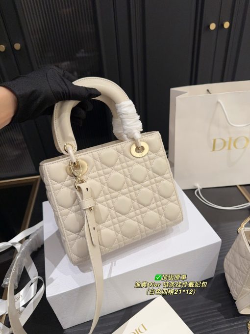 Dior handbag - Image 8