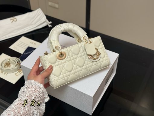 Dior Princess Diana bag - Image 2
