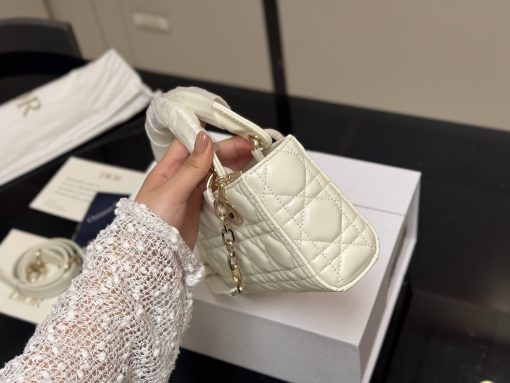 Dior Princess Diana bag - Image 7