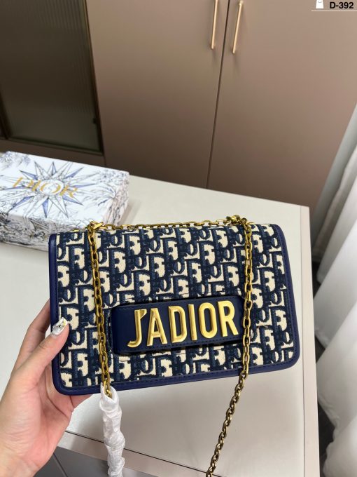 Dior chain bag - Image 9