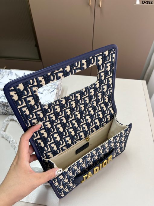 Dior chain bag - Image 10