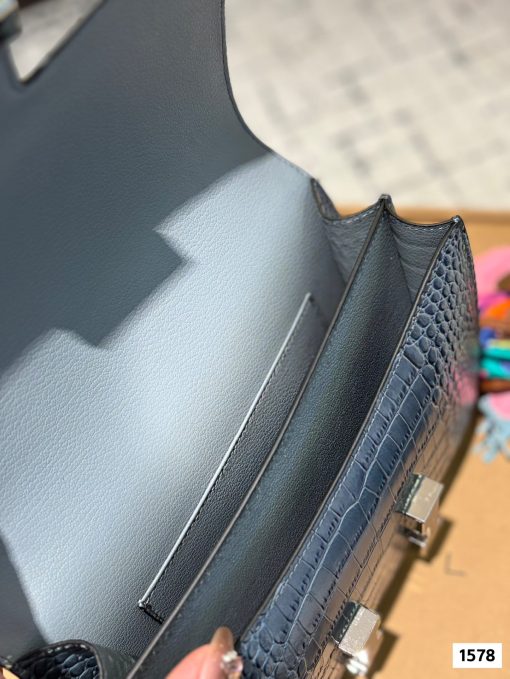 Hermes flight attendant bag - Image 9