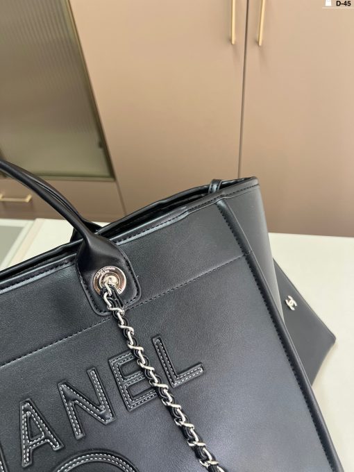Chanel beach bag - Image 6
