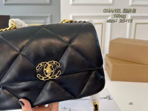 CHANEL chain bag - Image 5