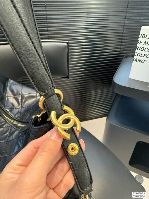 CHANEL bucket bag - Image 4