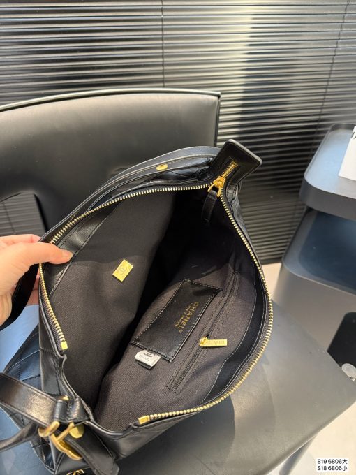 CHANEL bucket bag - Image 2
