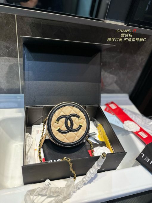 CHANEL round bread - Image 9