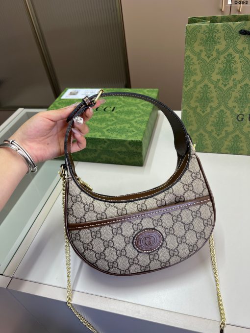 GUCCI crescent-shaped bag - Image 10