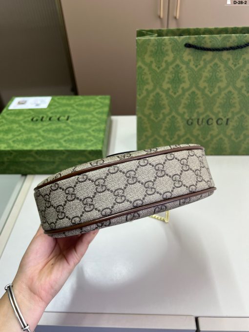 GUCCI crescent-shaped bag - Image 7