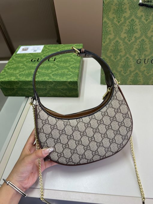 GUCCI crescent-shaped bag - Image 6