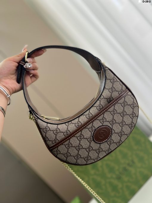 GUCCI crescent-shaped bag - Image 3