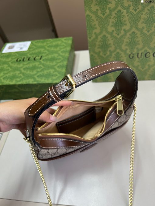 GUCCI crescent-shaped bag - Image 2