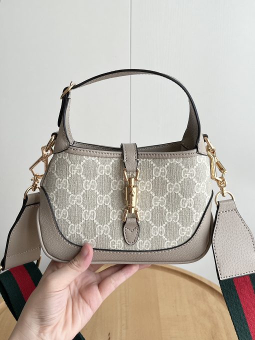 Gucci crossbody bag - Image 2