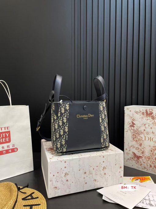 DIOR bucket bag - Image 8