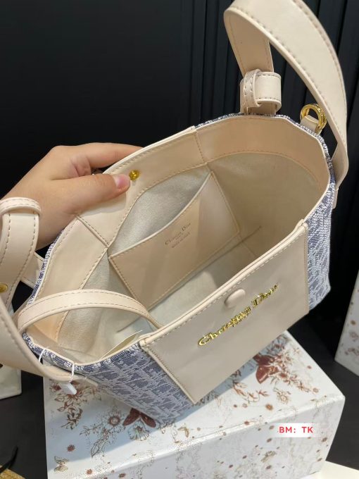 DIOR bucket bag - Image 2