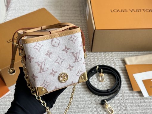 LV crossbody bag - Image 10