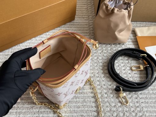 LV crossbody bag - Image 3