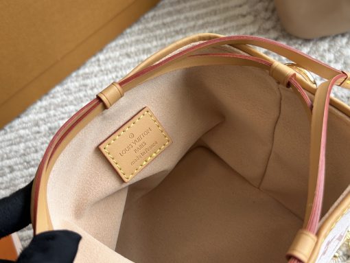 LV crossbody bag - Image 2