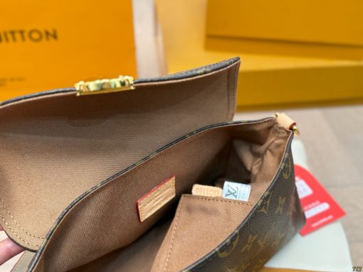 LV underarm bag - Image 2
