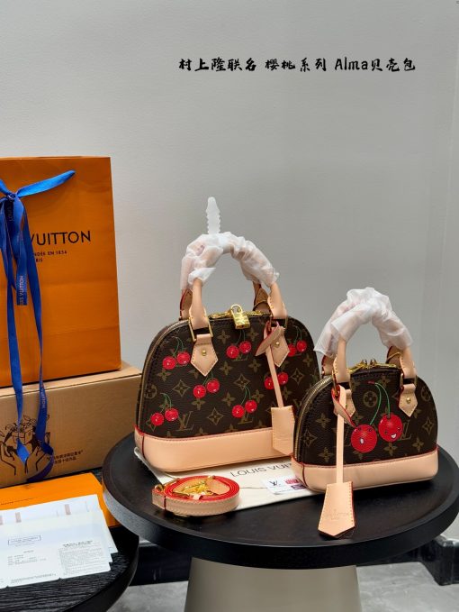 LV shell bag - Image 9