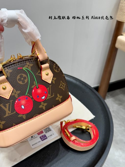 LV shell bag - Image 4
