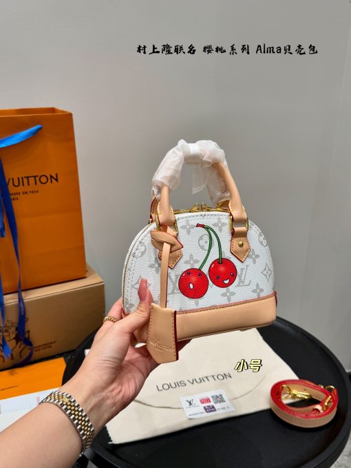 LV shell bag - Image 5
