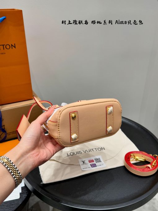 LV shell bag - Image 4