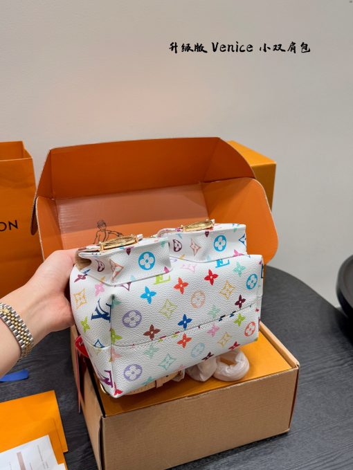 LV backpack - Image 6