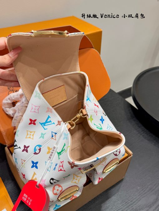 LV backpack - Image 4