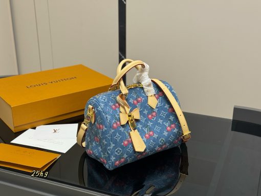 LV pillow bag - Image 6