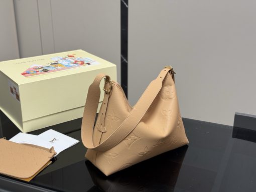 LV crossbody bag - Image 3