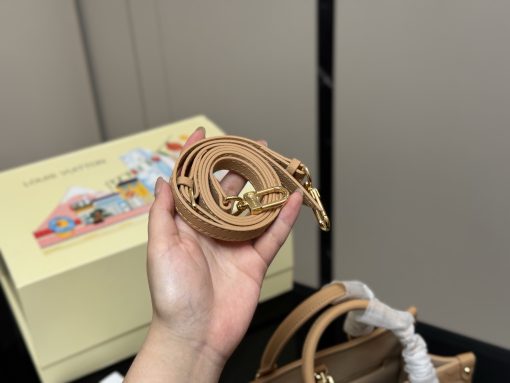 LV handbag - Image 8